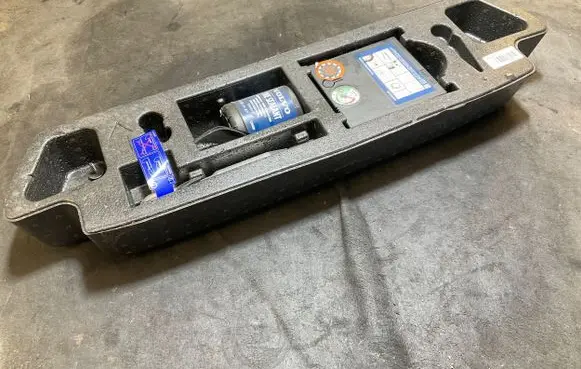 Volvo XC40 Tool set 3271002 P32371002 75798