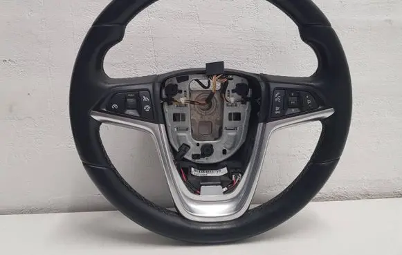 Opel Zafira C Steering wheel 13351020