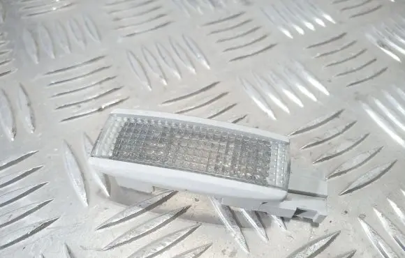 Volkswagen PASSAT B5.5 Other interior light 3B0947113