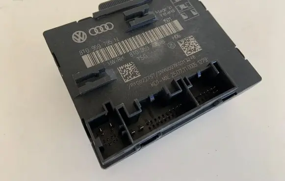 Audi A4 S4 B8 8K Door control unit/module 8T0959795B 8T0959795N