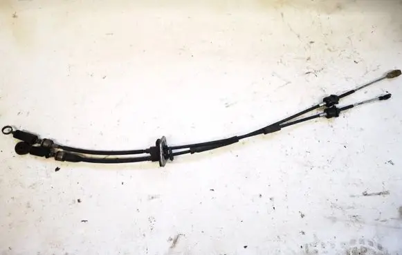 Mitsubishi Carisma Gear shift cable linkage