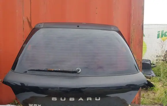 Subaru Impreza II Tailgate/trunk/boot lid