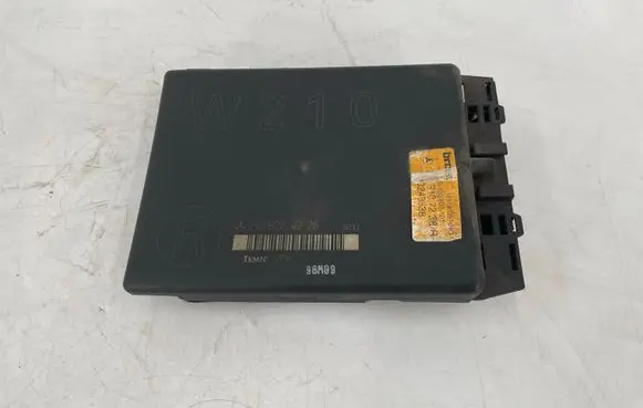 Mercedes-Benz E W210 Seat control module 2108204226