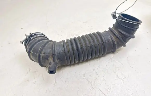 Mitsubishi Pajero Turbo air intake inlet pipe/hose ME200772
