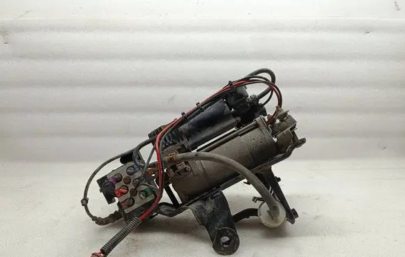 Audi A6 Allroad C6 Air suspension compressor/pump 