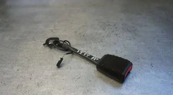 Audi TT TTS RS Mk3 8S Front seatbelt buckle 8S8857755
