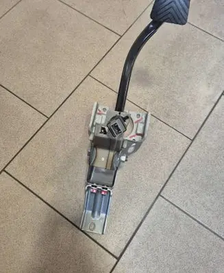 Hyundai i30 Brake pedal 328003X300