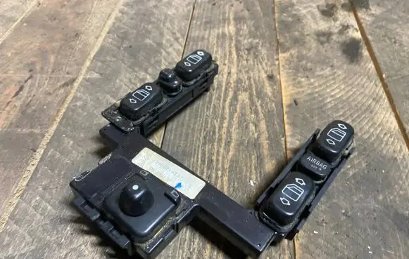 Mercedes-Benz S W220 Electric window control switch a2108214151 2108214151