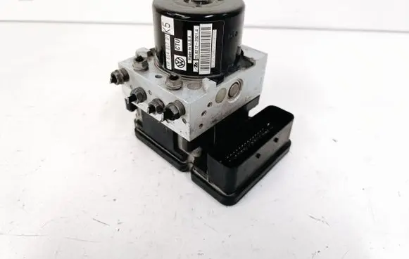 Volkswagen Jetta VI ABS Pump 1K0614517BT 1K0907379AR