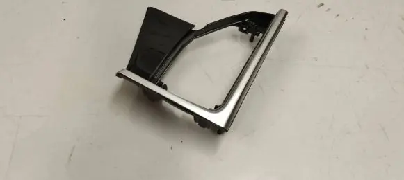 Dashboard glove box trim