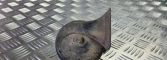 Volkswagen PASSAT B4 Horn signal 191951221
