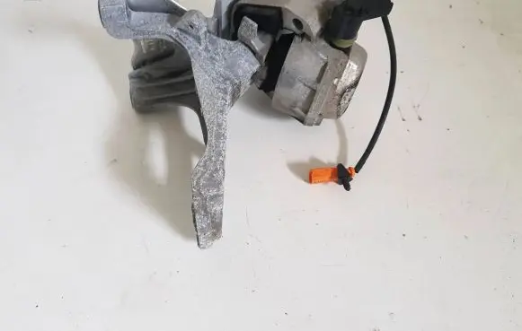 Audi A6 S6 C7 4G Engine mount bracket
