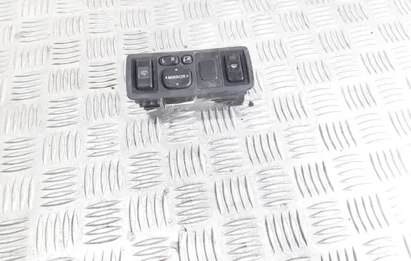 Toyota Avensis T250 Wing mirror switch