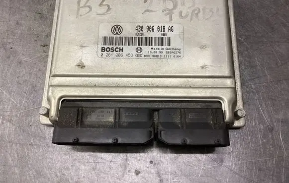 Volkswagen PASSAT B5 Engine control unit/module 4B0906018AG 26SA6276 0261206453