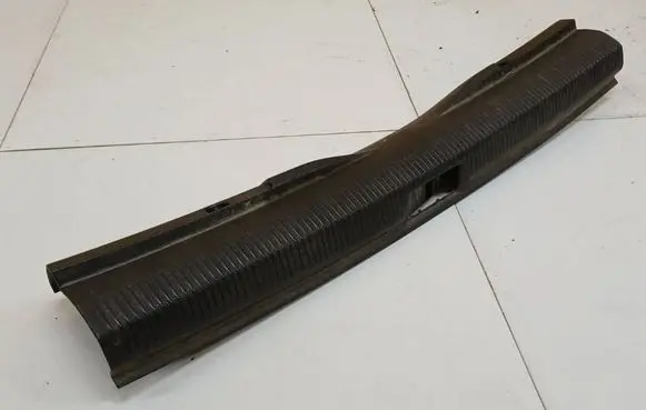 Volkswagen PASSAT B6 Other trunk/boot trim element 