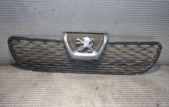 Peugeot Boxer Front bumper upper radiator grill 1306599070