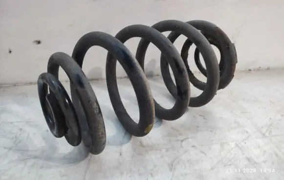 Opel Zafira C Rear coil spring