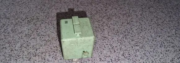 BMW 5 E39 Other relay 61368373700