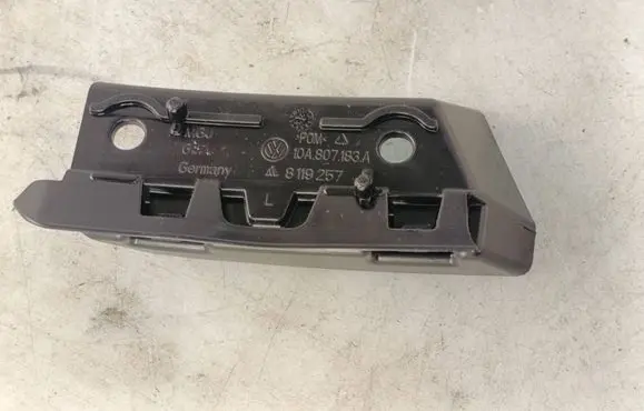 Front bumper mounting bracket