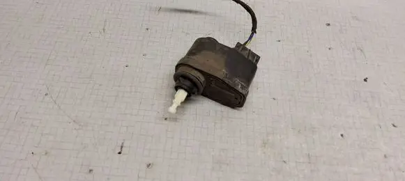Volkswagen Golf III Headlight level adjustment motor 