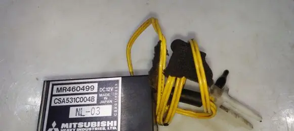 Mitsubishi Carisma Outside/external air temperature sensor MR460499 CSA531C004B