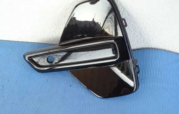 Volvo XC40 Front bumper lower grill 32347388