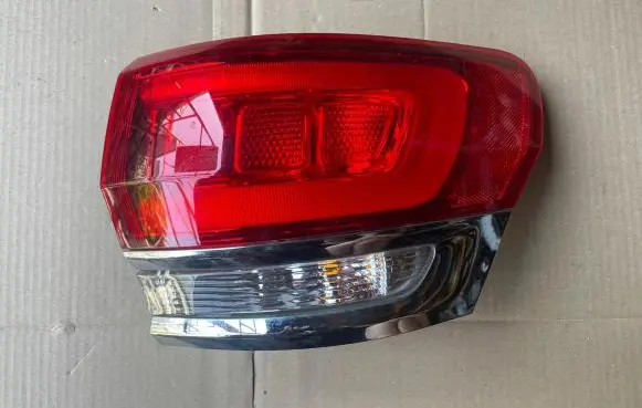 Jeep Grand Cherokee Rear/tail lights 68110000AE