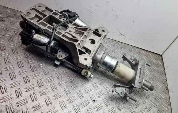Steering wheel axle set
