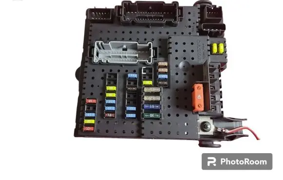 Volvo V70 Fuse module 8676391