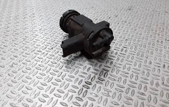 Peugeot 607 Turbo solenoid valve 9635704380