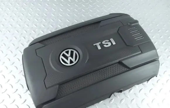 Volkswagen PASSAT B8 USA Engine cover (trim) 06K103925D
