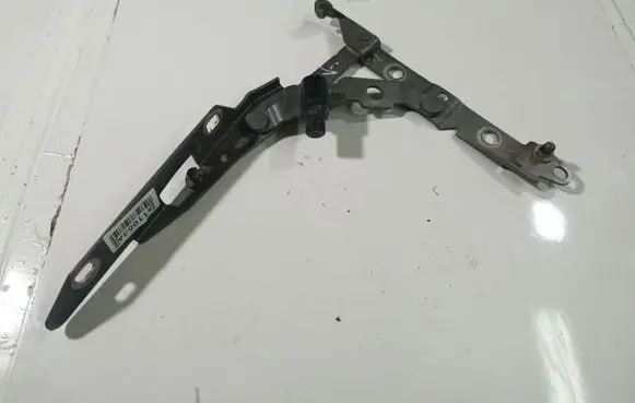 Jaguar X-Type Tailgate/trunk/boot hinge 