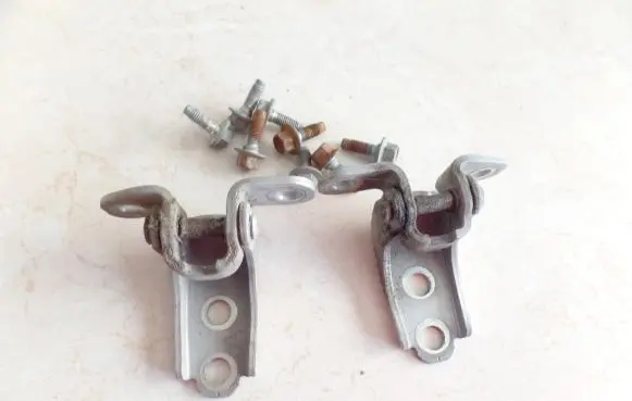 Honda FR-V Front door hinge set 