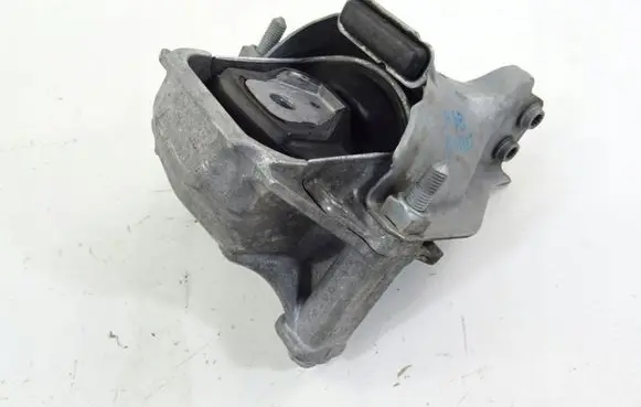 Audi A4 S4 B8 8K Engine mount bracket 8R0199381 8K0399060L