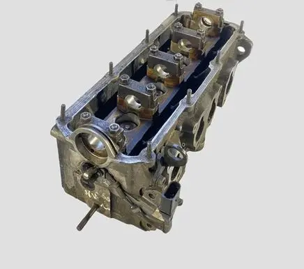 Volkswagen Golf IV Engine head 058103373A 05B103373A