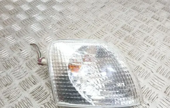 Volkswagen PASSAT B5 Front indicator light 