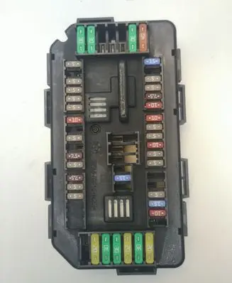 BMW 4 F36 Gran coupe Fuse module 9389068