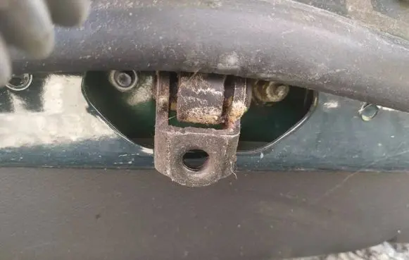 Jaguar X-Type Rear door check strap stopper