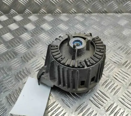 Mercedes-Benz C W204 Engine mount bracket A2042404817