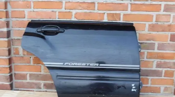 Subaru Forester SF Rear door