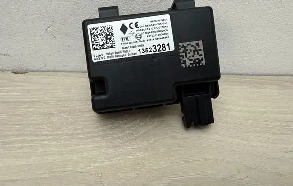 Opel Insignia B Door central lock control unit/module 13523281 A220358R0BB00000 8210211000000X