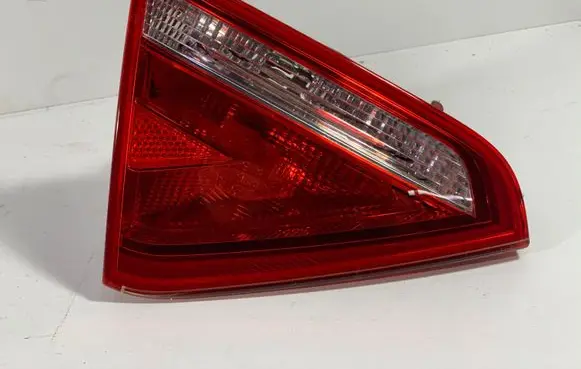 Audi S5 Tailgate rear/tail lights 8T0945093