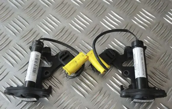 BMW X6 F16 Bonnet Pedestrian Airbag Actuator 7326020