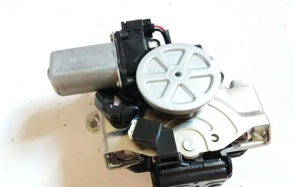 Subaru Forester SK Loading door lock 63032SJ101 ED462810