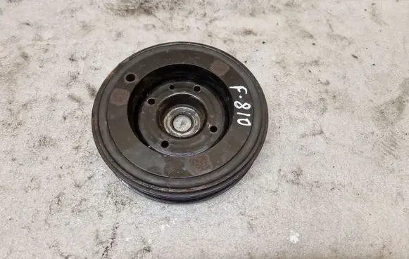 Volkswagen Golf VII Crankshaft pulley 06H105243M