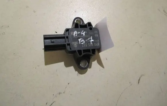 Audi A4 S4 B7 8E 8H Airbag deployment crash/impact sensor 8P0955557 010526 2312