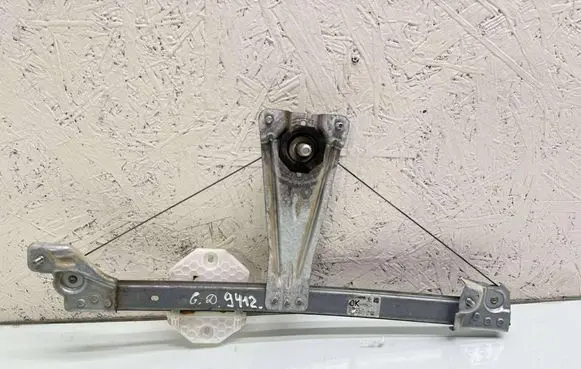 Dacia Sandero II Rear door manual window regulator 