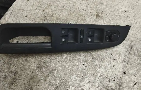 Volkswagen Golf V Electric window control switch 1K4868049B