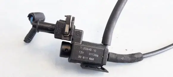 Volvo S60 Turbo solenoid valve 30611668 72224010