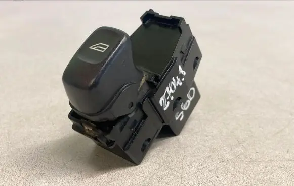 Volvo S60 Electric window control switch 30658696